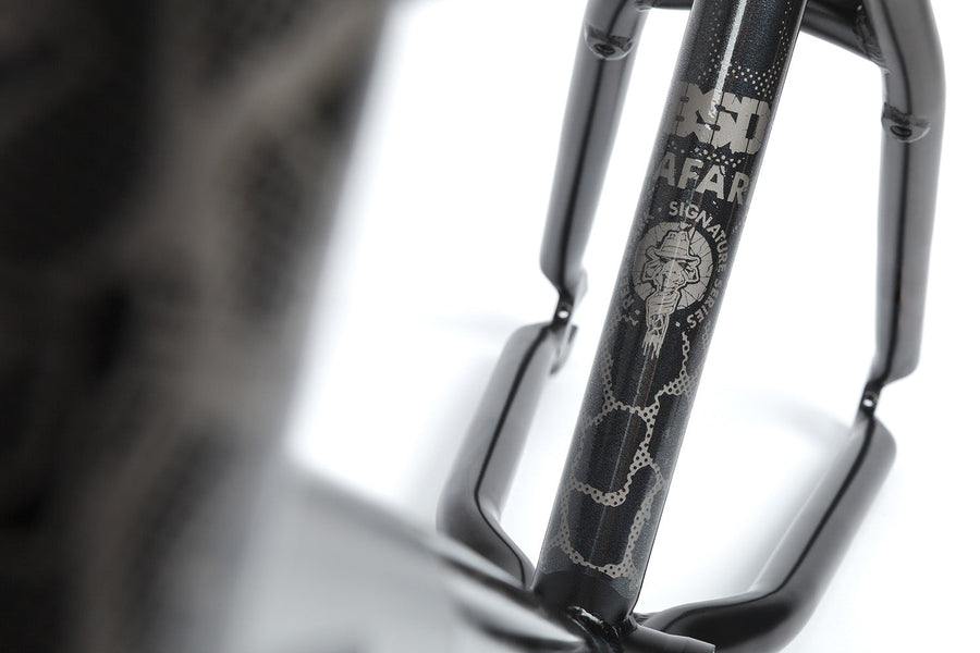 Safari V4 Frame